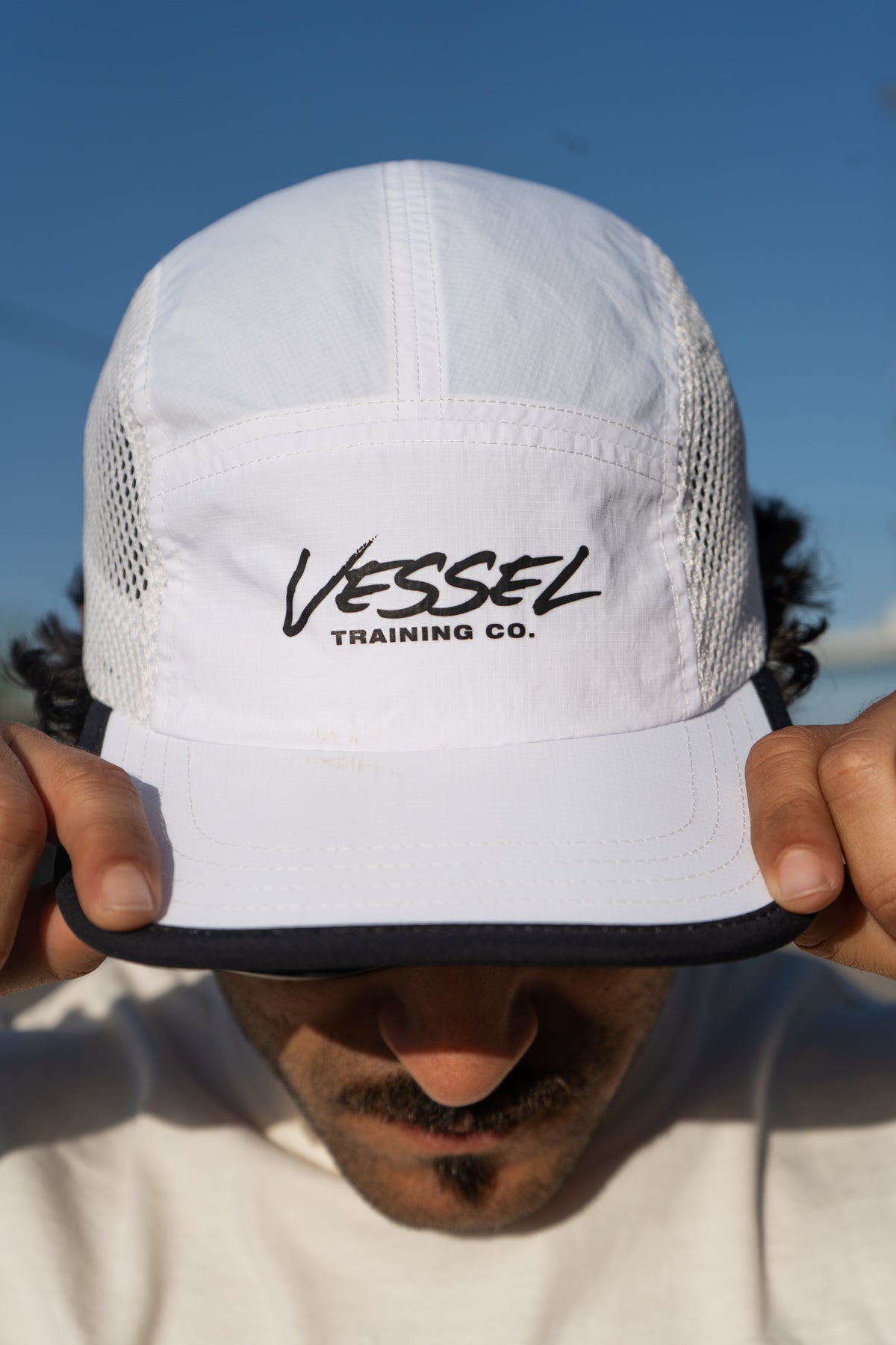 RUNNING MESH HAT - WHITE/WHITE
