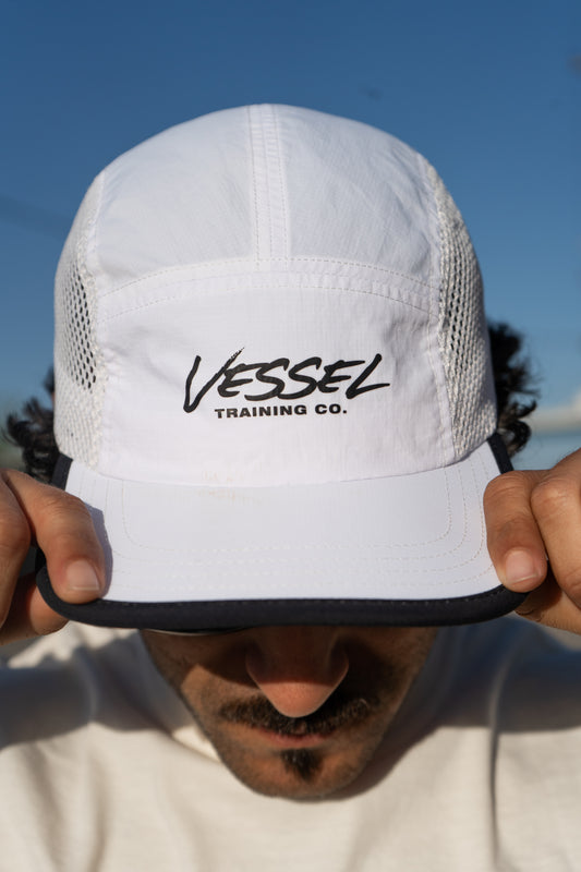 RUNNING MESH HAT - WHITE/WHITE